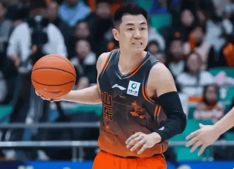 必一运动-今晚广厦vs山东大名单:朱俊龙、胡金秋出战,高诗岩在列