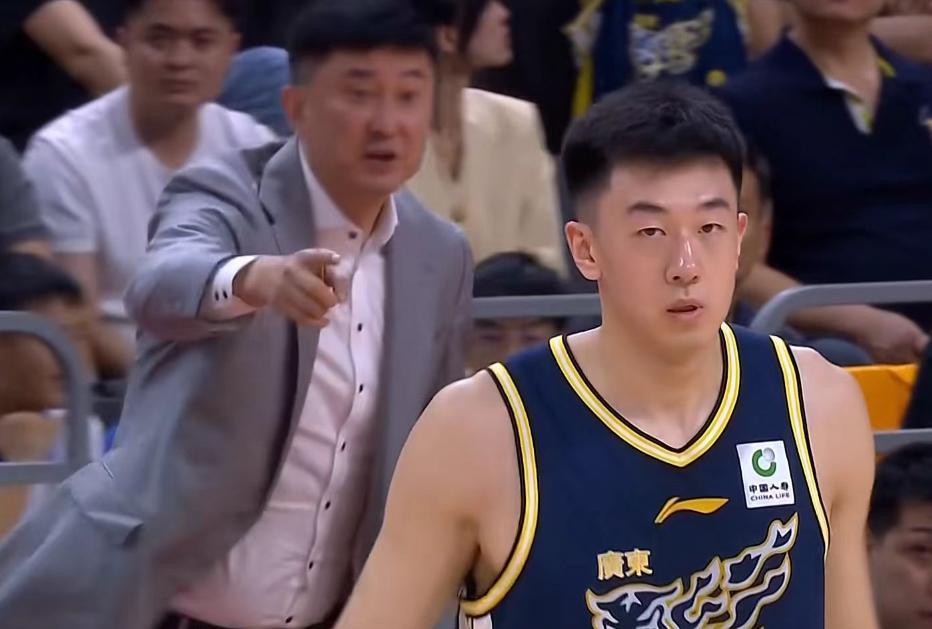 必一运动-广东男篮33分大胜！奎因29+7+7杜润旺20分，王洪泽陈家政表现出色
